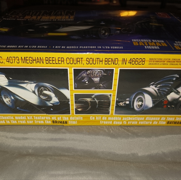 NEW! Bat Mobile Car Model - Picture 4 of 6